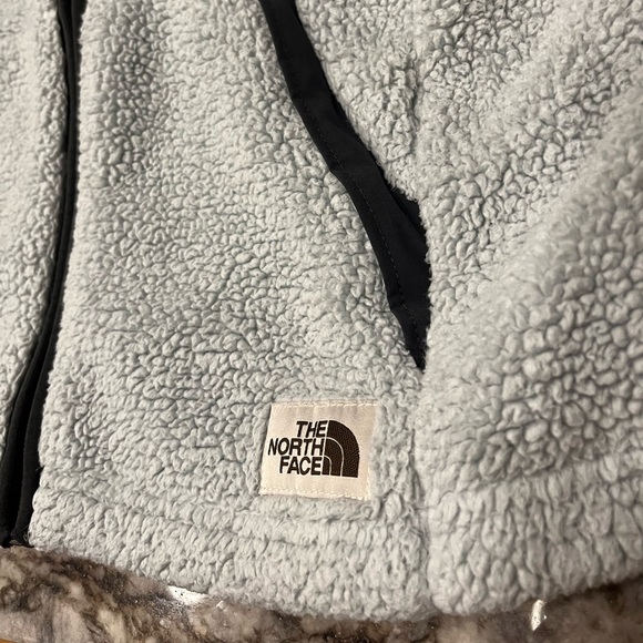 Women’s North Face Campshire Jacket - Picture 6 of 8